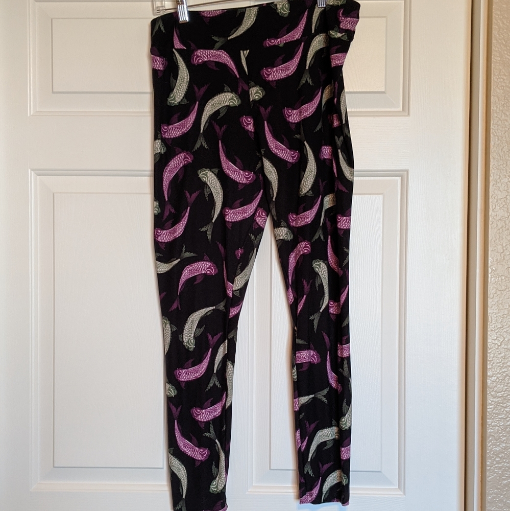 Lularoe TC Koi Fish Leggings